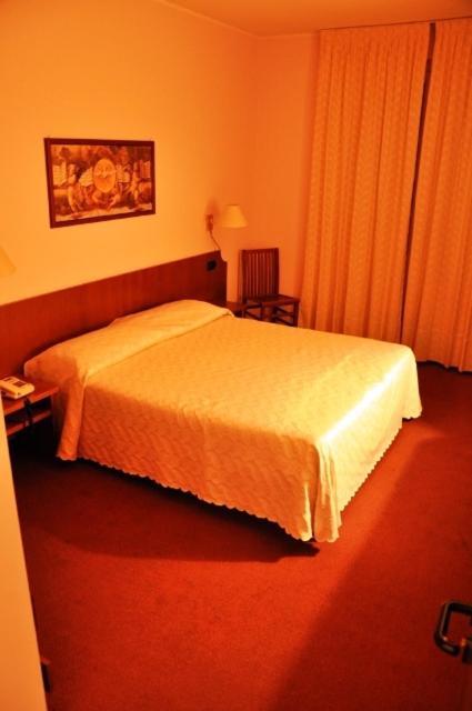 Albergo Ponte Vecchio Черноббіо Номер фото