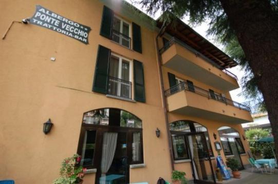 Albergo Ponte Vecchio Черноббіо Екстер'єр фото